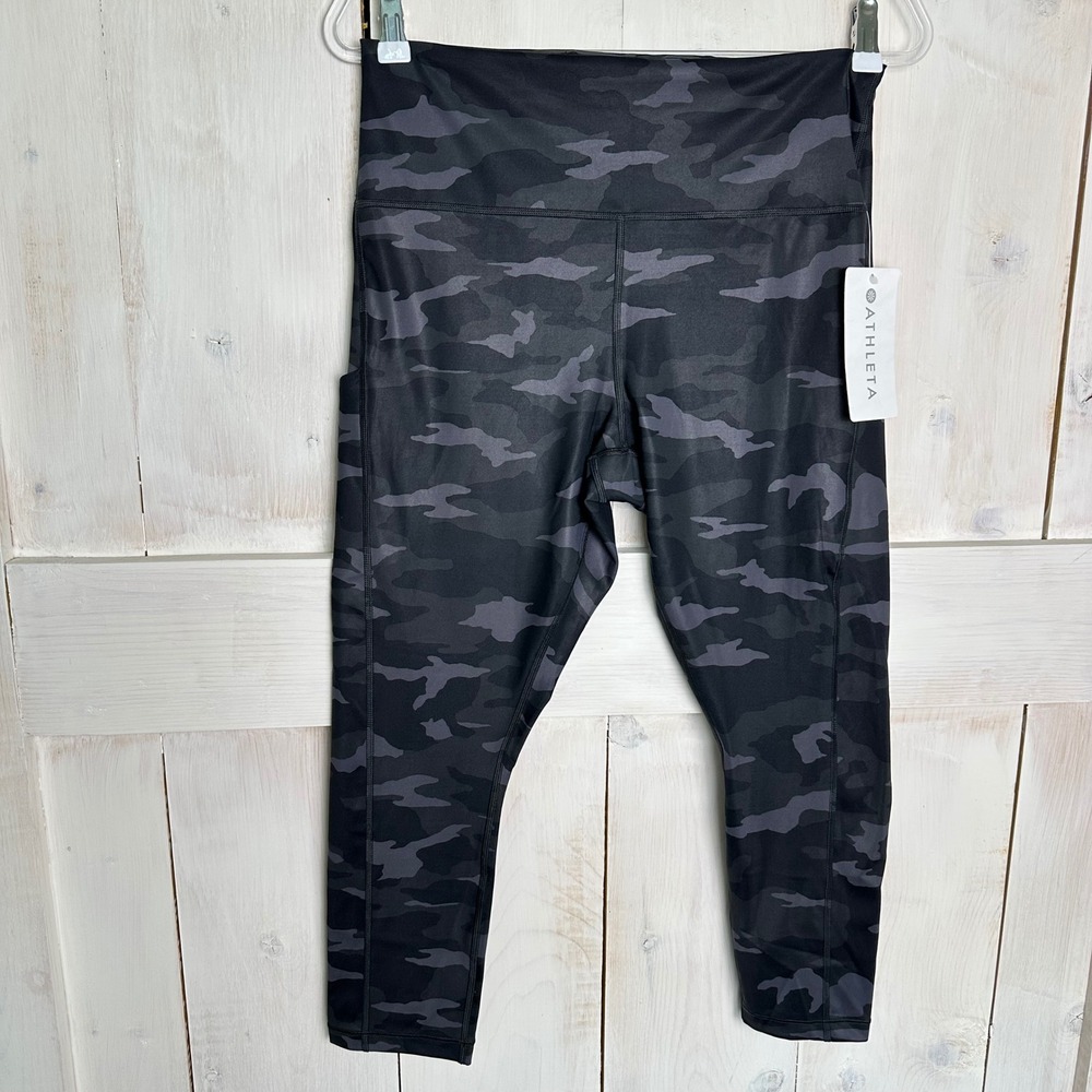 Athleta Ultimate Camo 7/8 Tight Women Size 1X Black Camouflage Athletic Pants